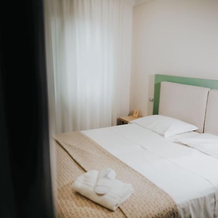 Plana Hotel Caserta Luaran gambar