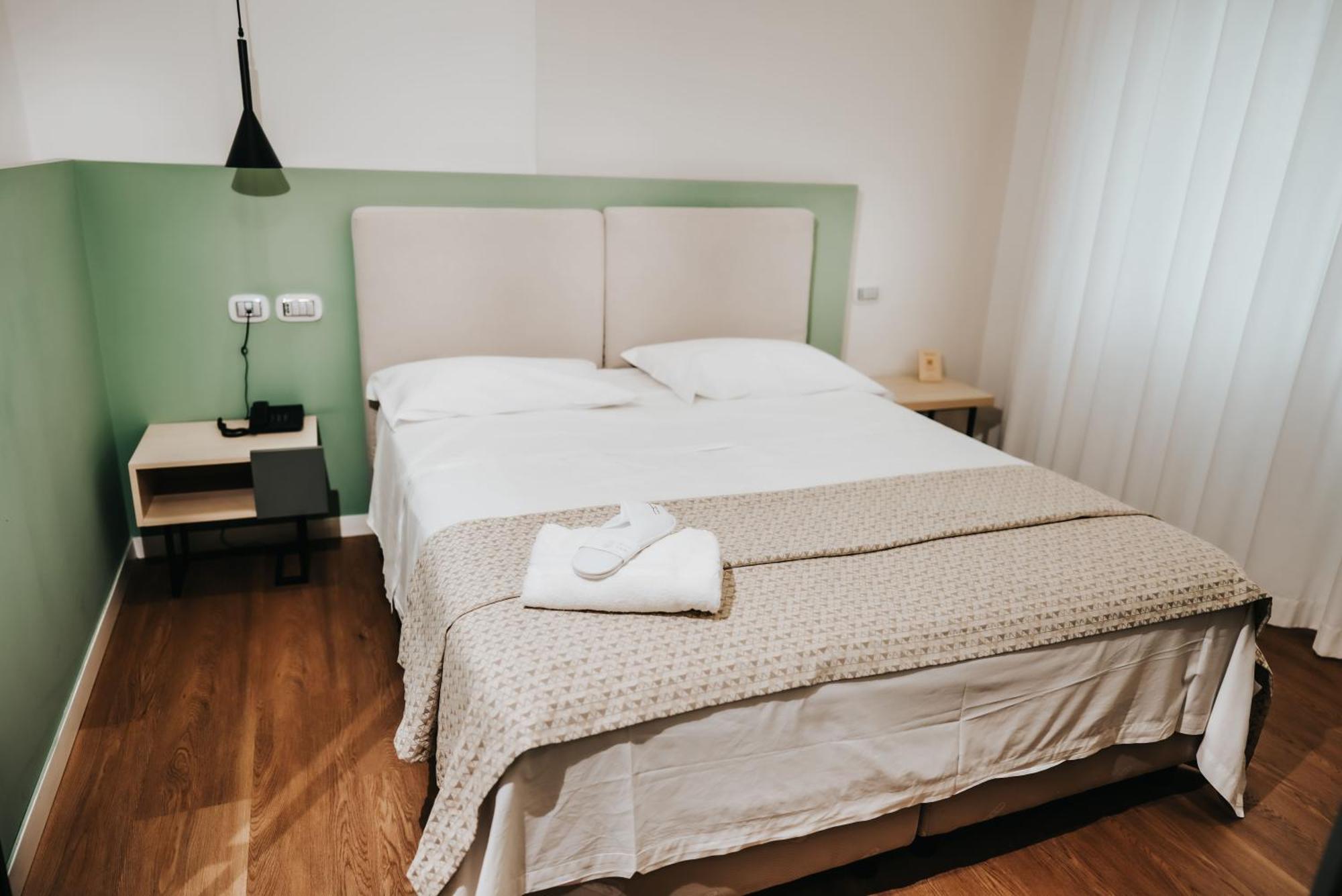Plana Hotel Caserta Luaran gambar